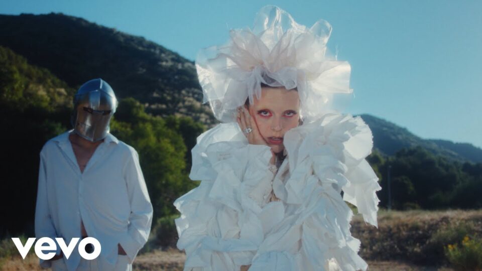 googly eyes – I Don’t Go Out (Official)