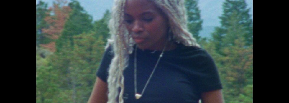 Hannah Jadagu – Gimme Time