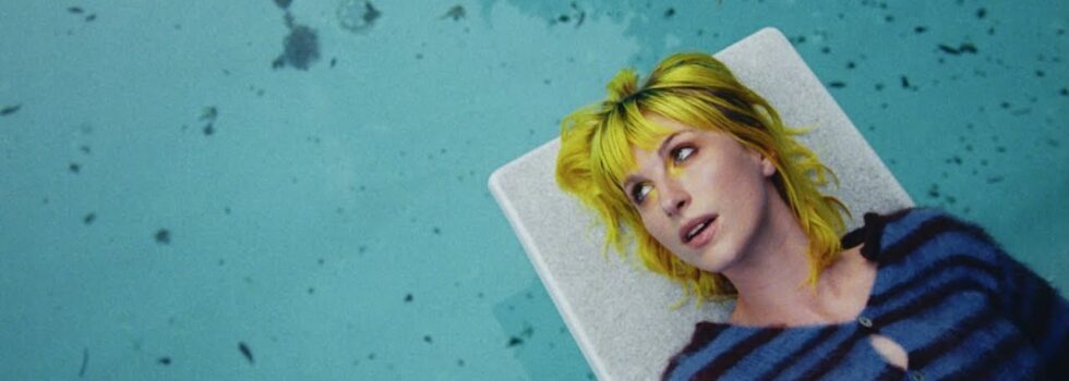 Hayley Williams – Glum