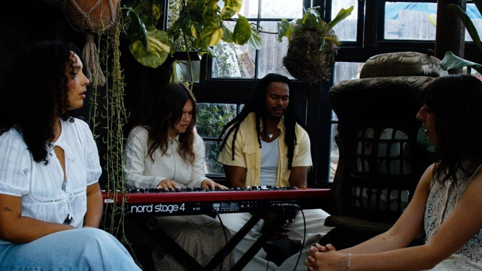 Hohnen Ford (feat. Tiny Habits) – Skylight [Official Live Version]