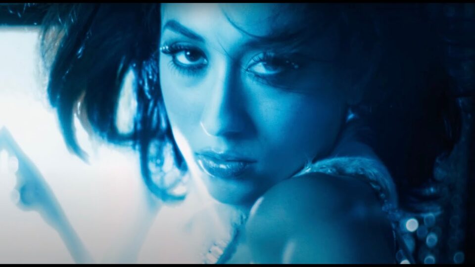 Isabella Lovestory – Eurotrash music video
