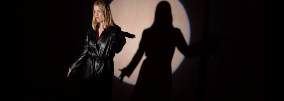 Jennifer Touch – Anthem