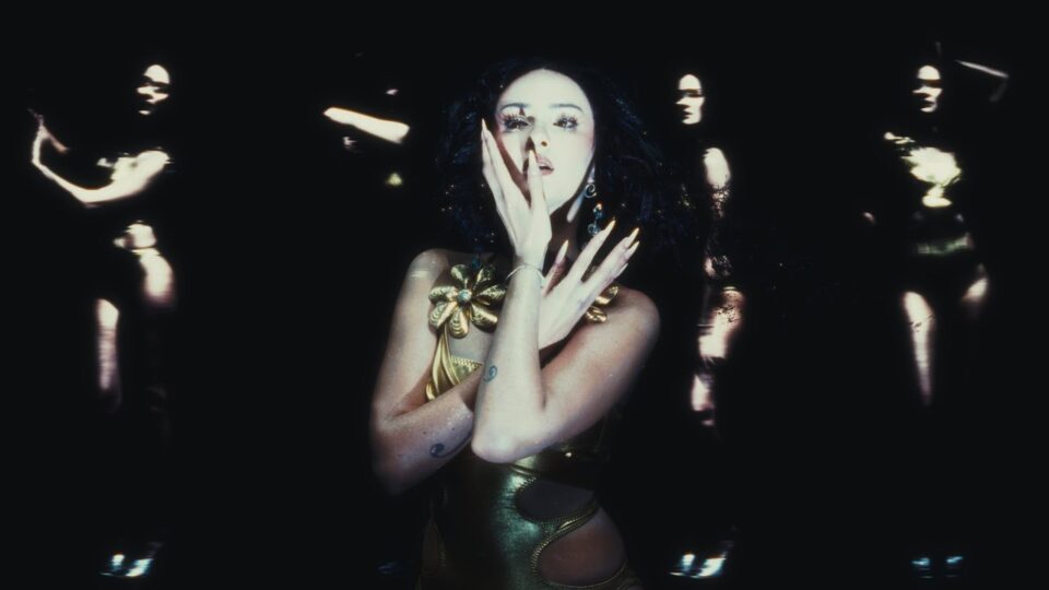 Valencia Grace – Luck You’re A Star