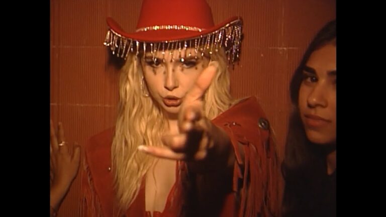 Lydia Night – Loaded Gun music video