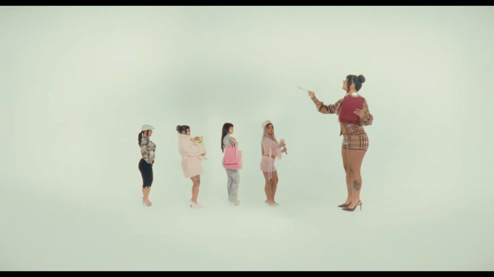 Marie Cherry – Mis Versiones music video
