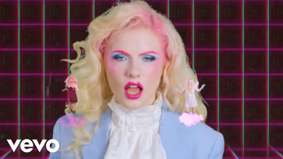 Meg Smith – Dive Bar Opera