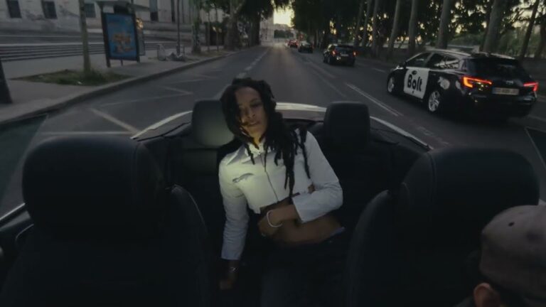 Ouri – Blush music video