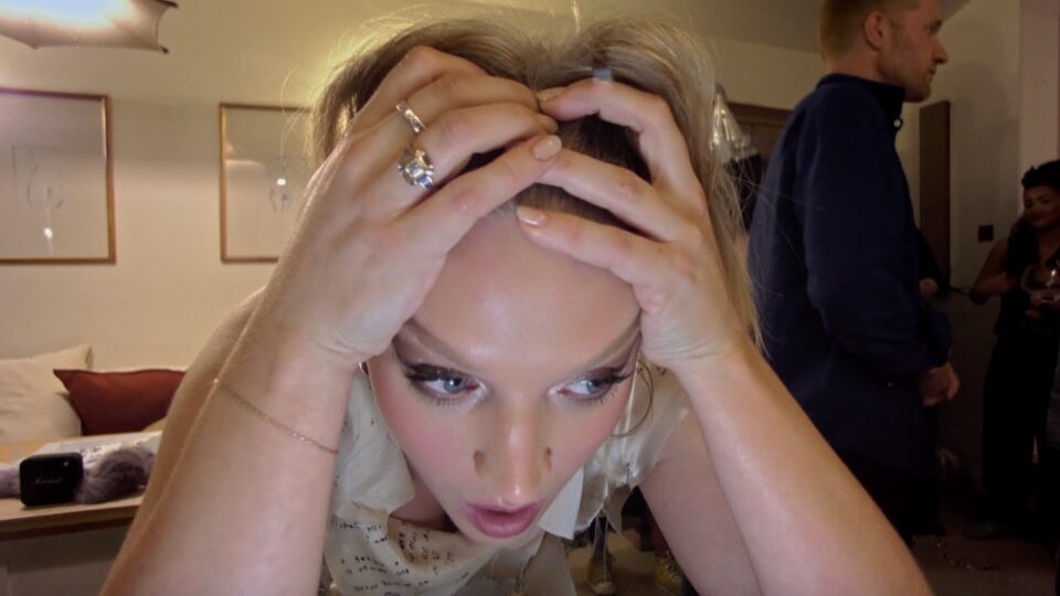 Self Esteem – The Curse