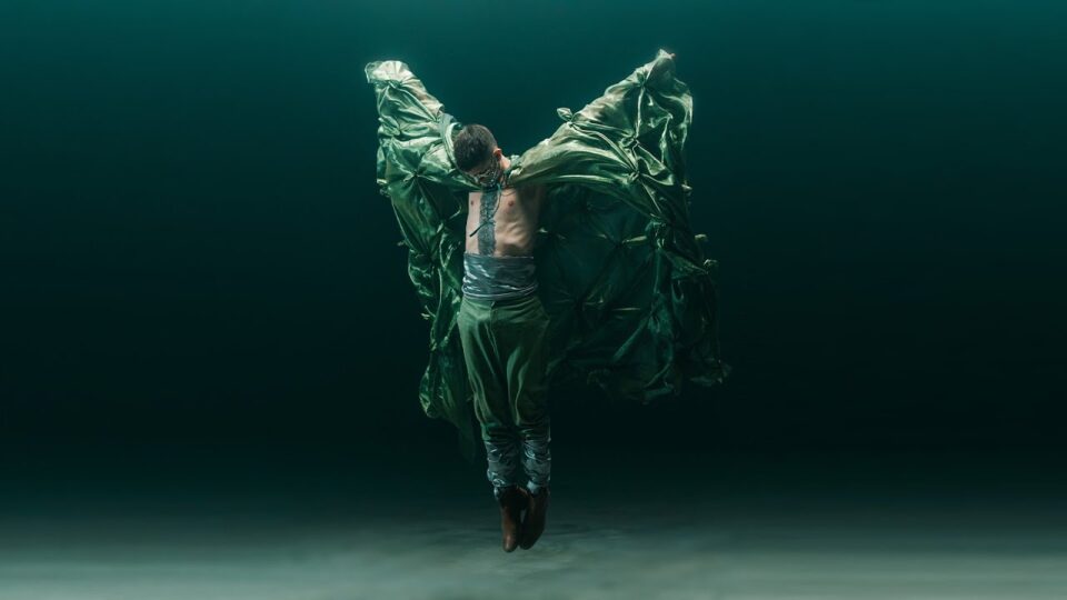 Smash Into Pieces – Broken Halo