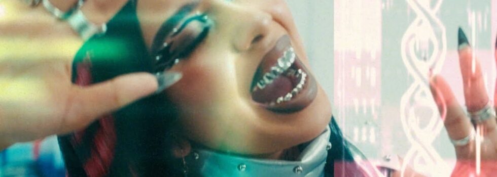 Stella Standingbear – Mmhmm