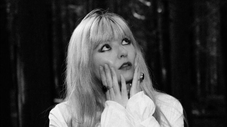 Still Corners – The Crying Game music video