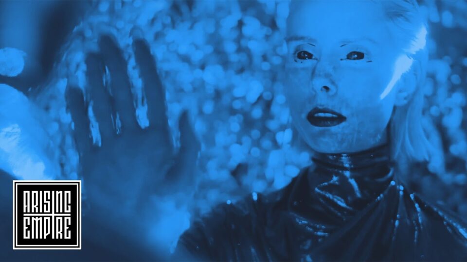 The Veer Union – Sunk Your Teeth In