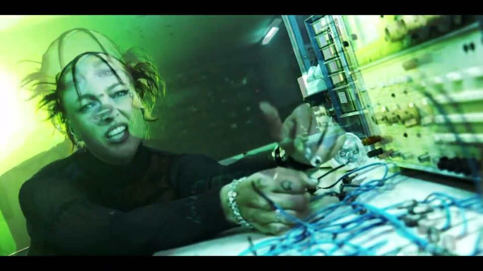 tiLLie – wake up and smell the bacon