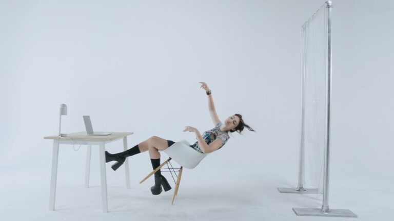 Underscores – Do It music video