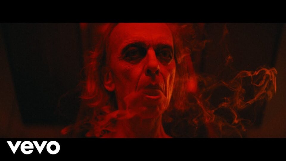 White Lies – In The Middle