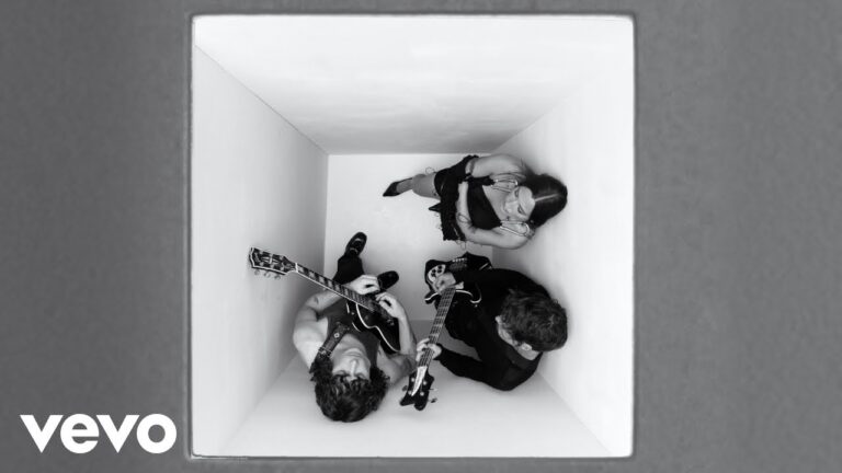 Yonaka – Problems music video