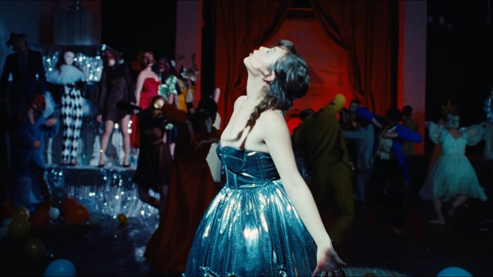 Laufey – Silver Lining