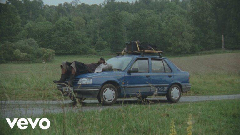 Blood Orange – The Field music video