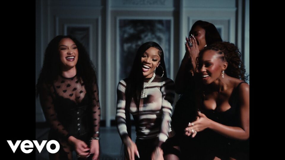 FLO – In My Bag ft. GloRilla