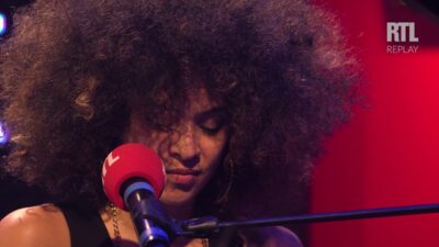 Kandace Springs – First Time Ever I Saw Your Face (Live)