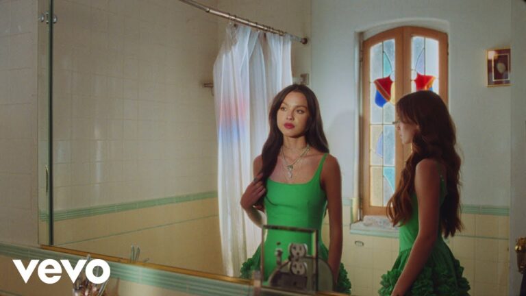 Olivia Rodrigo – deja vu music video