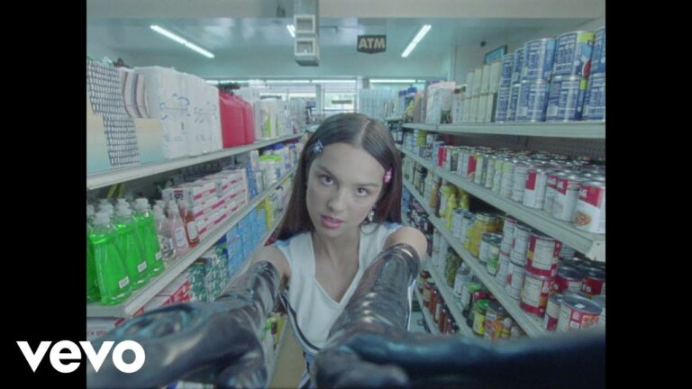 Olivia Rodrigo – good 4 u music video