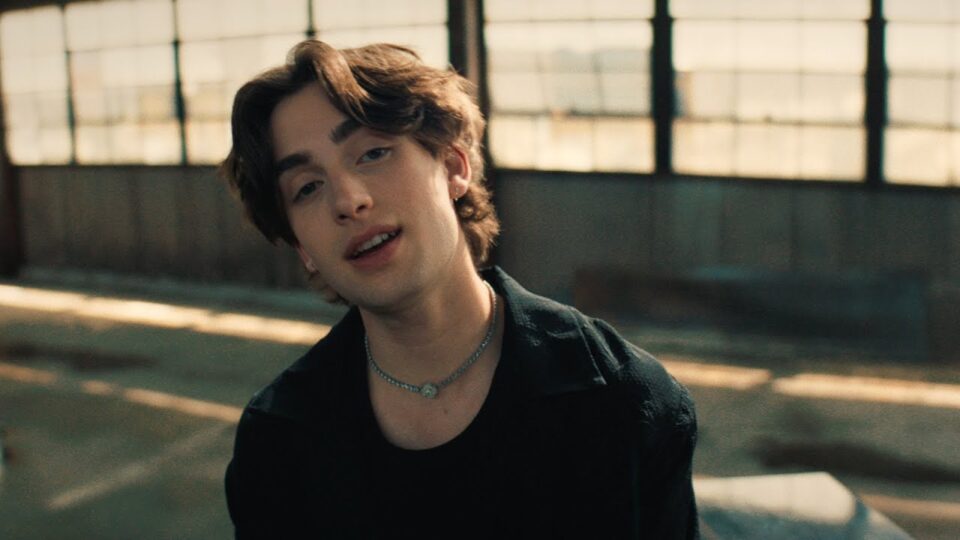 Johnny Orlando – Untouched (Piano Diaries Version)