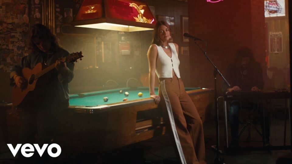 Lauren Watkins – Strong Enough (Heartbreak Supper Club Sessions)