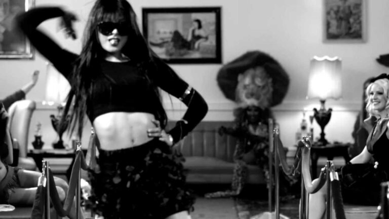 Stars – Hold On When You Get Love and Let Go When You Give It music video