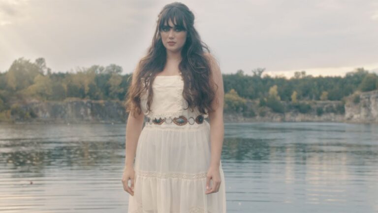 Belles – Ring On The Table music video