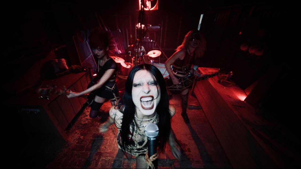 DeathbyRomy – Hellhound (feat. Jazmin Bean)