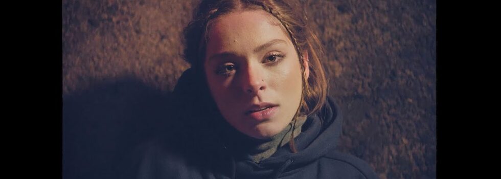 Holly Humberstone – Falling Asleep at the Wheel