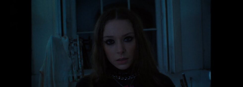 Holly Humberstone – Haunted House