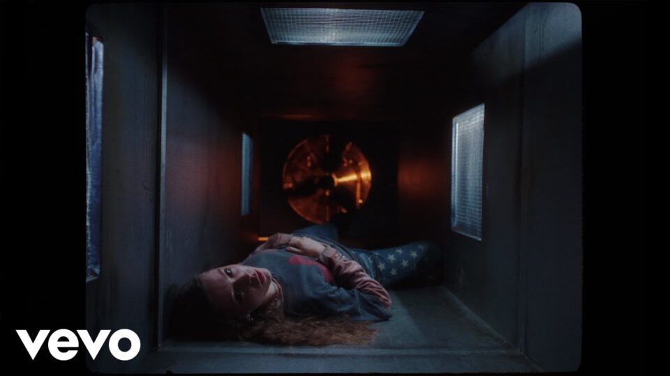 Holly Humberstone – The Walls Are Way Too Thin