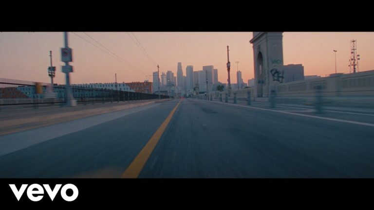 Kungs, PNAU – Light Me Up music video