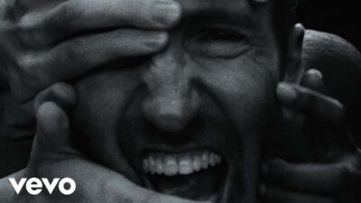 Nine Inch Nails – As Alive As You Need Me To Be