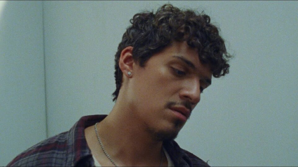 Omar Apollo – Evergreen (You Didn’t Deserve Me At All)