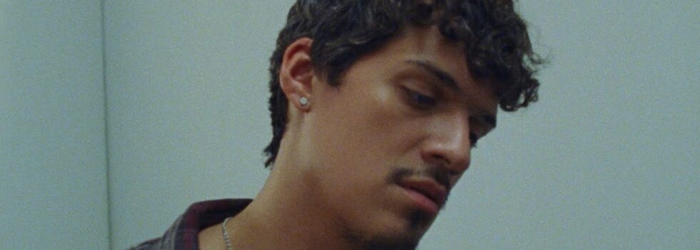 Omar Apollo – Evergreen (You Didn’t Deserve Me At All)