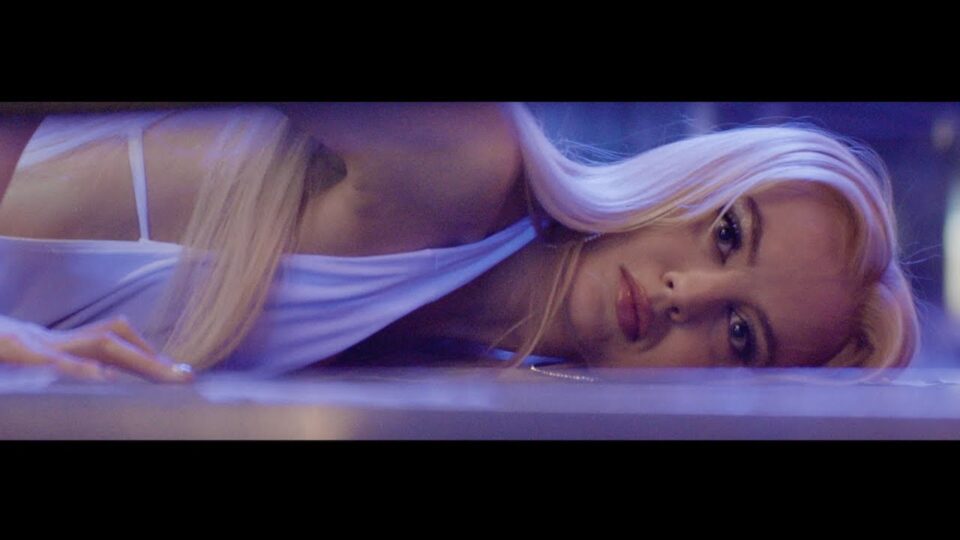Zandi Holup – Dirty Wings
