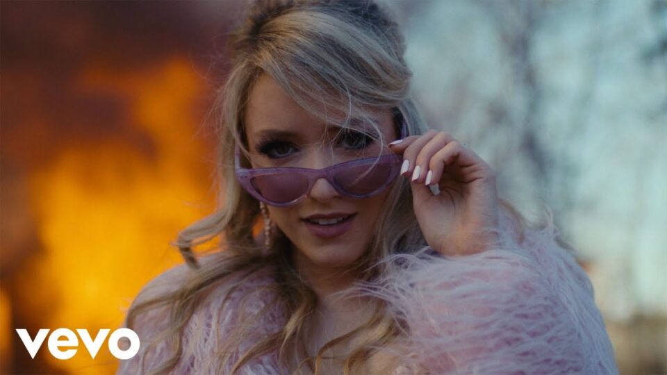 Emily Ann Roberts – He Set Her Off