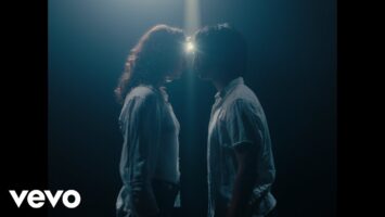 Sarah Kinsley Chloë, Glasses Beatz