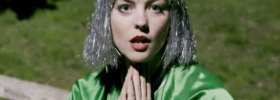 Angel Olsen – Shut Up Kiss Me