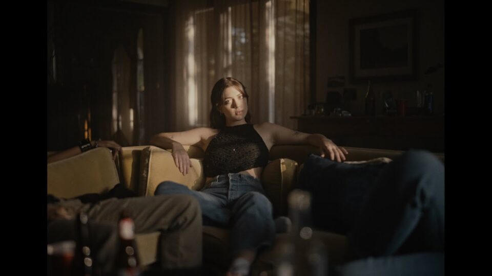 Lizzy McAlpine – Erase Me (feat. Jacob Collier)