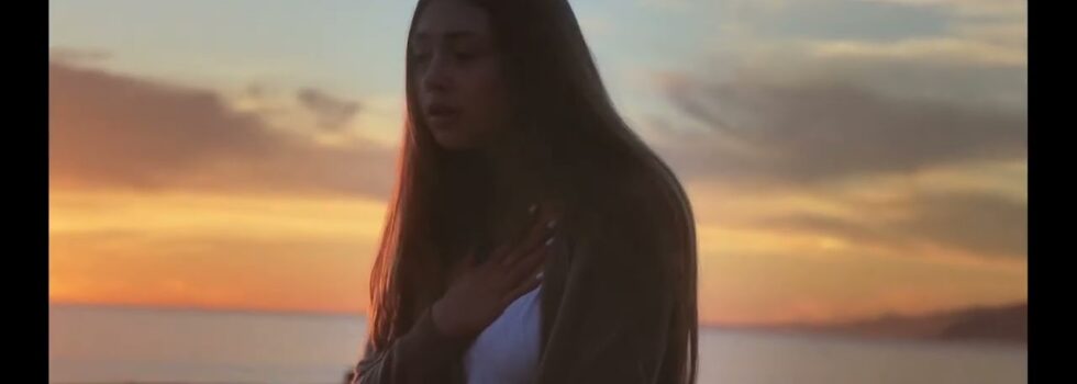 Baker Grace – Fade Into You