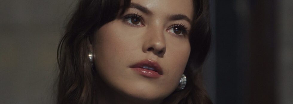 Bea – Can’t Help Falling Out of Love