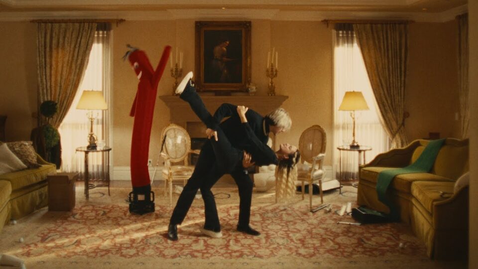 Christian Gates – Dive