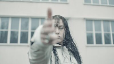 Claudia Valentina – GIRLY THINGS