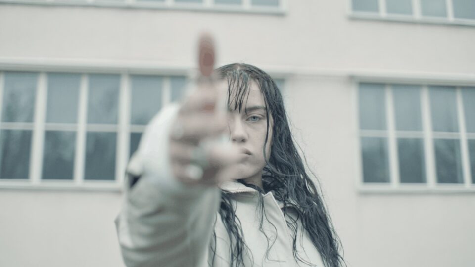 Claudia Valentina – GIRLY THINGS