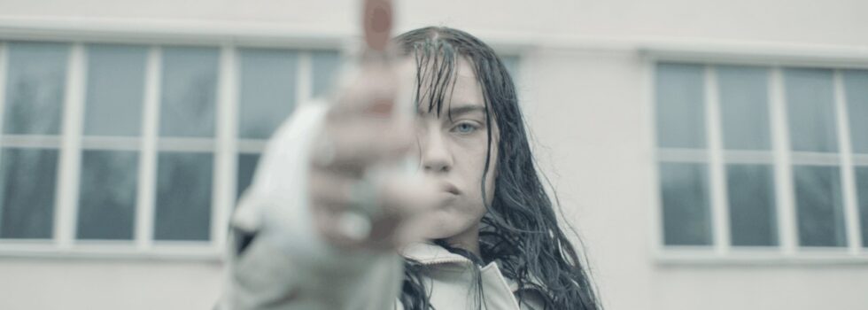 Claudia Valentina – GIRLY THINGS