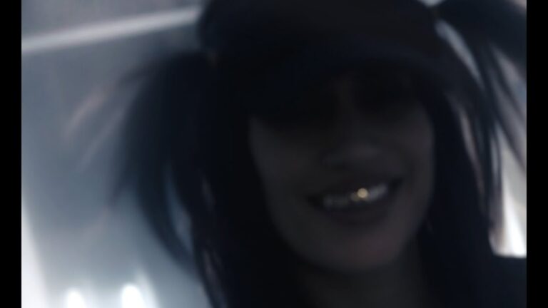 COUCOU CHLOE – VENOM music video